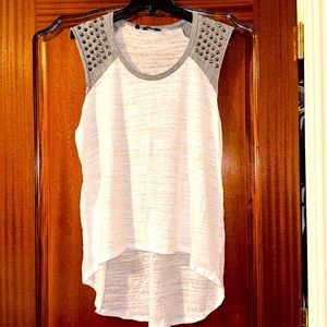 Guess women’s muscle tee